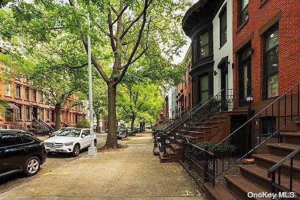 Bed-stuy, NY 11221,682 Monroe ST