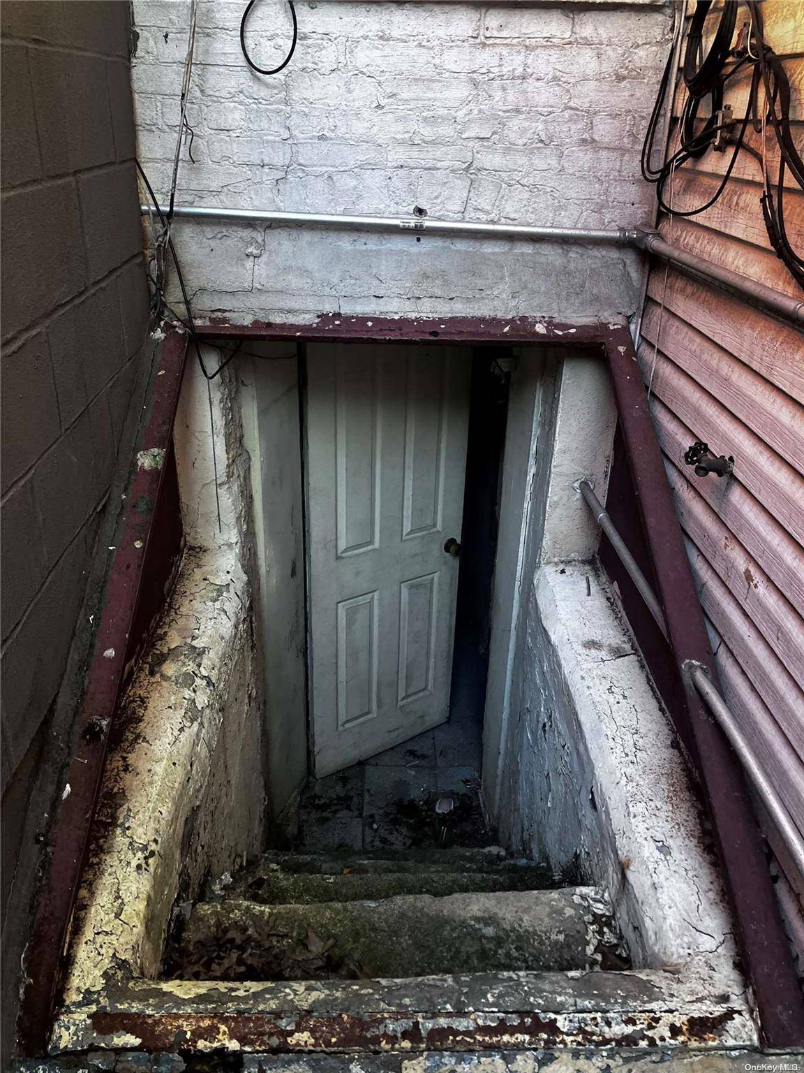 Richmond Hill, NY 11418,91-54 117th St