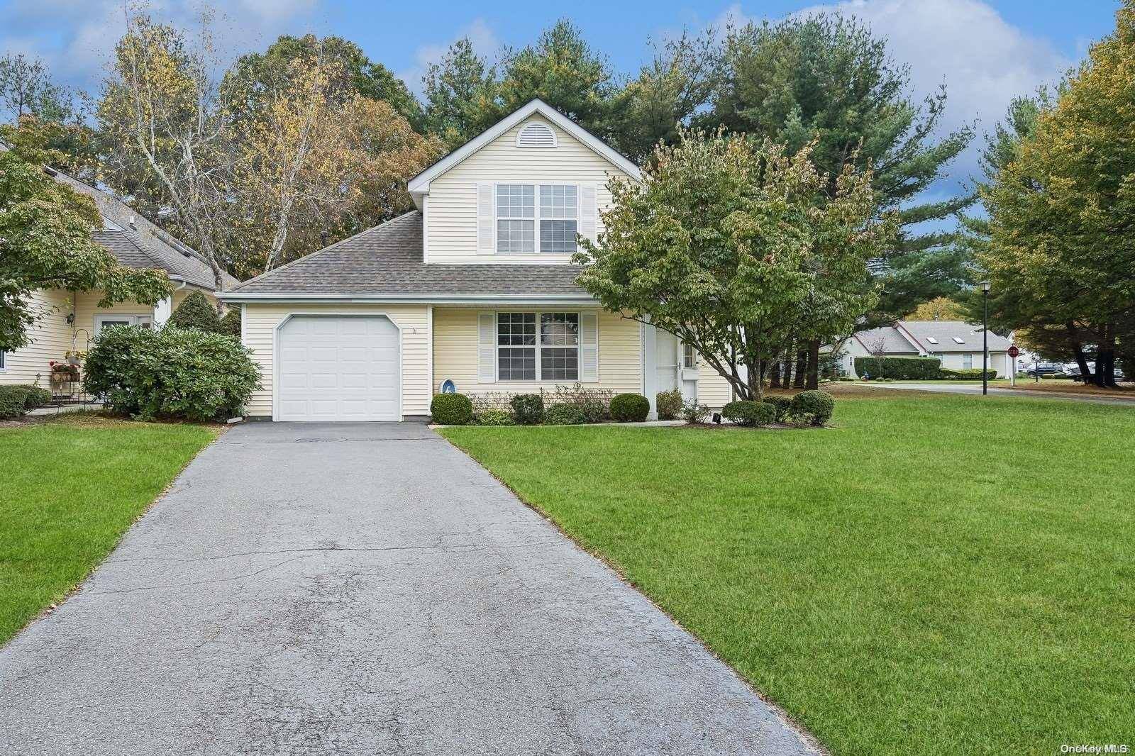 Middle Island, NY 11953,1 Saddlebrook CT