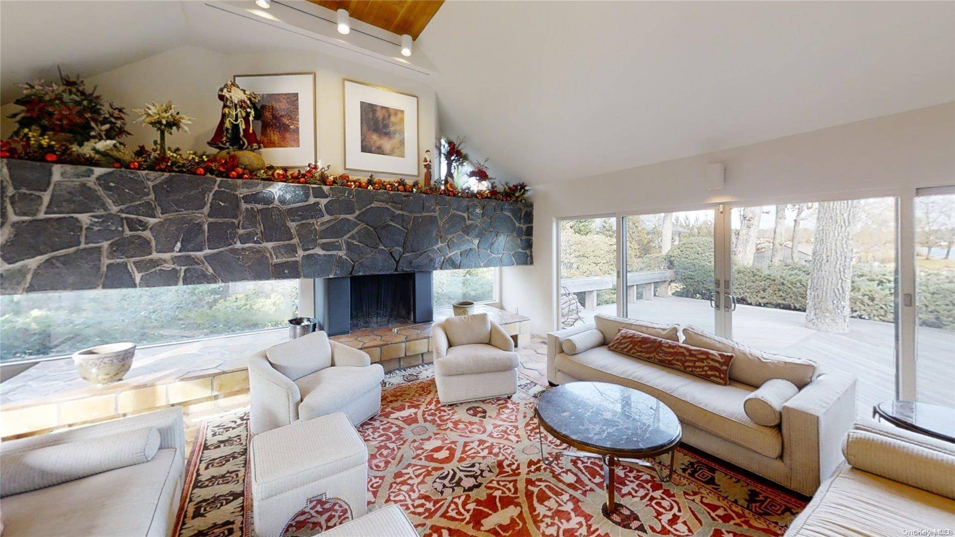 Great River, NY 11739,267 Great River RD