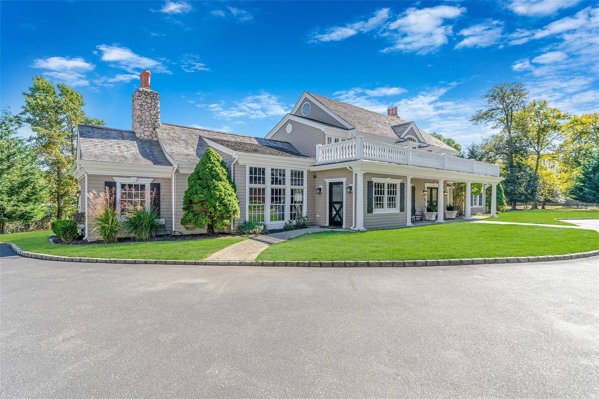 Islip, NY 11751,300 A Maple ST