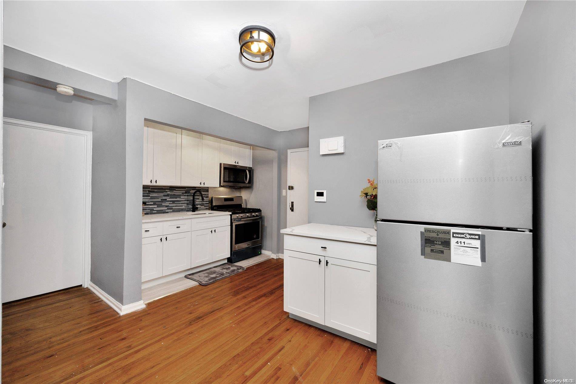 Bayside, NY 11364,73-62 Bell BLVD #2M