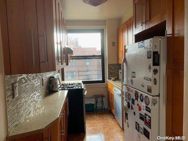 Rego Park, NY 11374,98-41 64Rd #7B