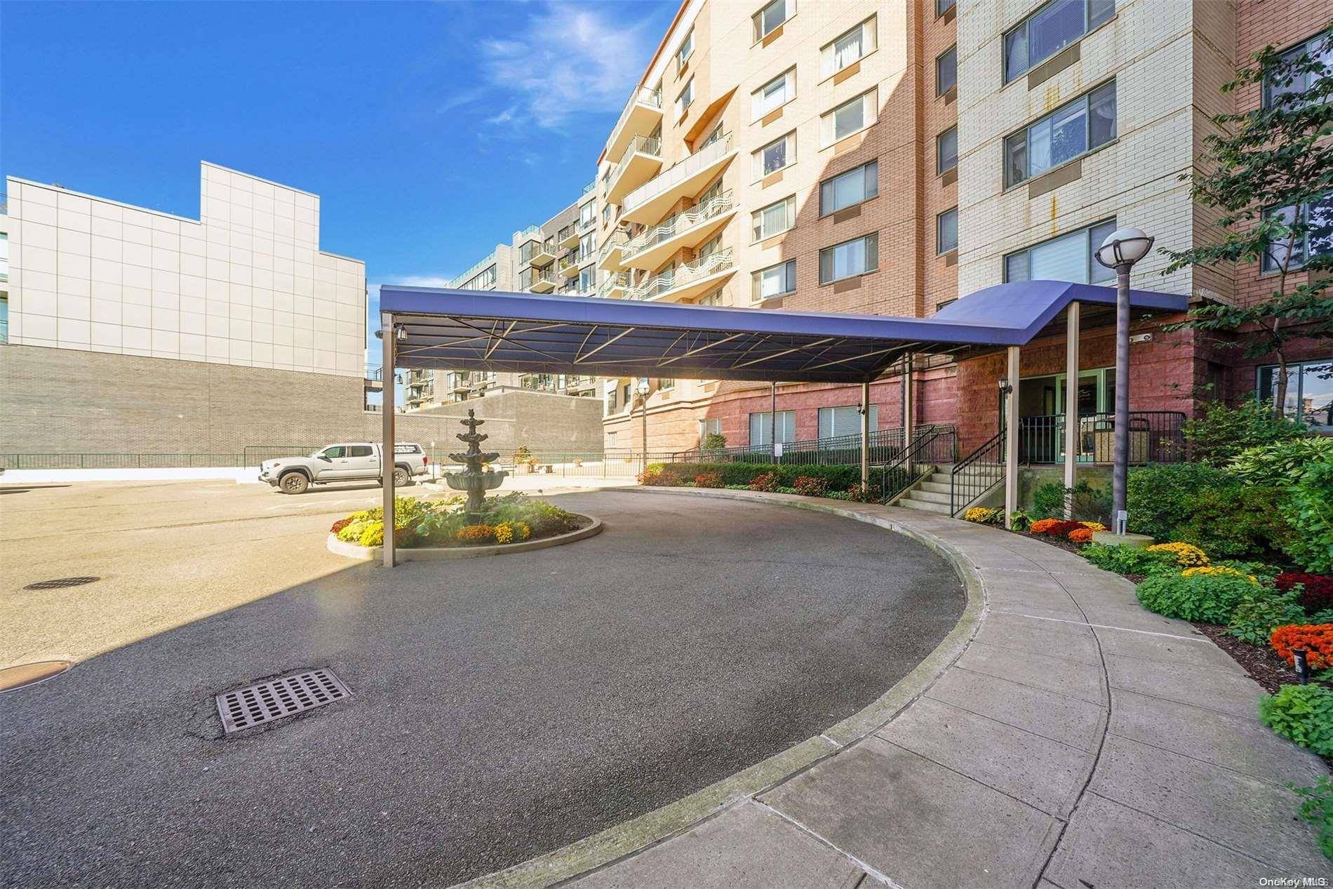 Rockaway Park, NY 11694,136 Beach 117th ST #6H