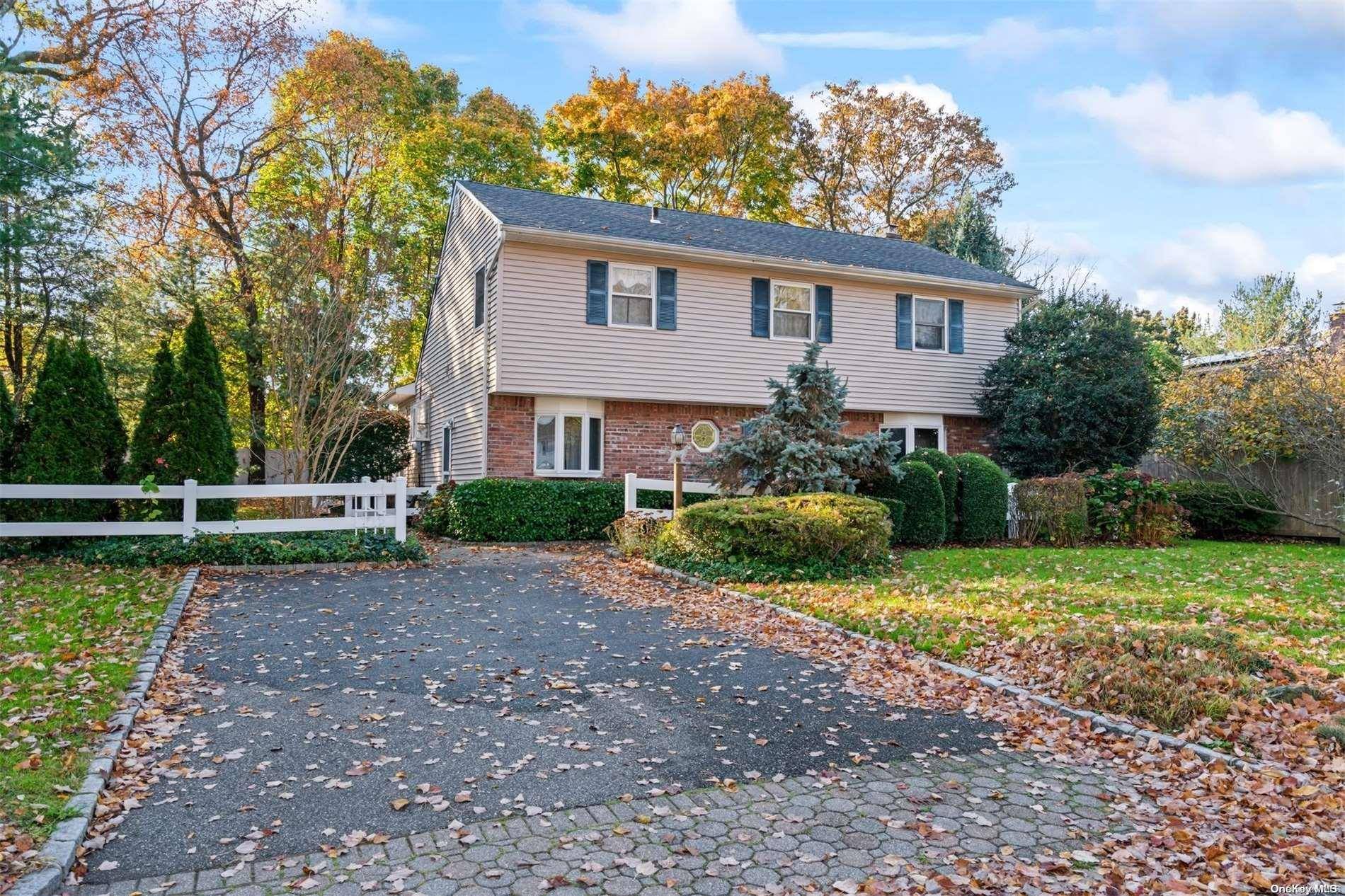 Huntington Station, NY 11746,6 Rolling Hills DR