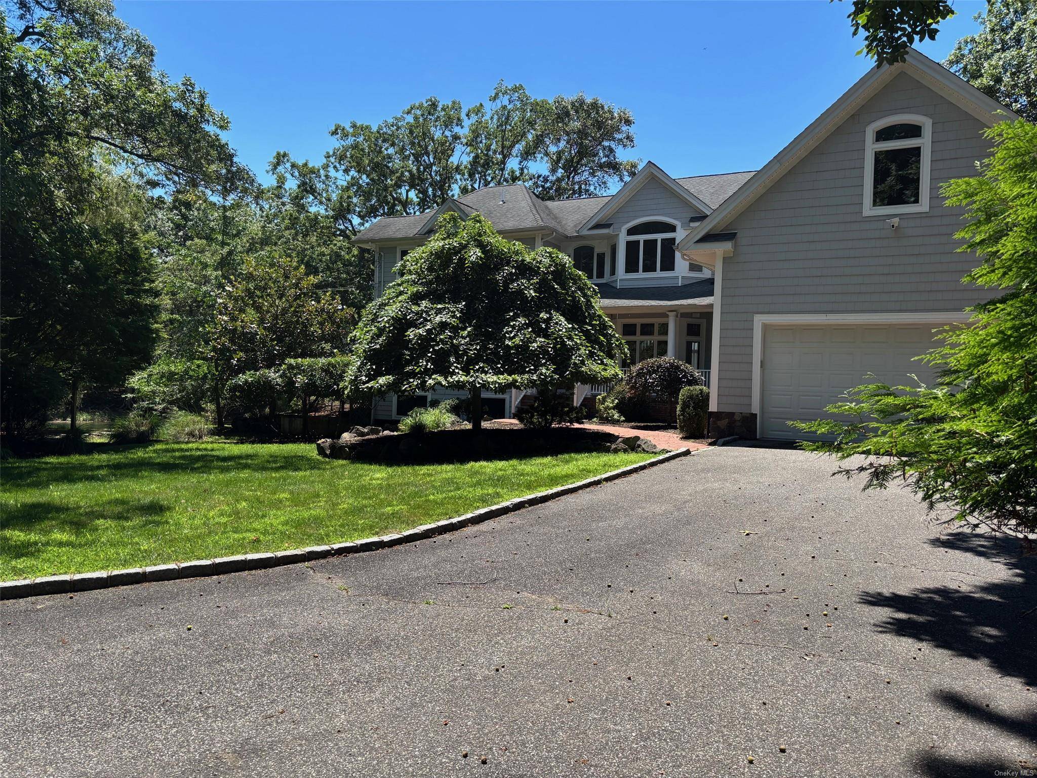 East Setauket, NY 11733,22 Flax Pond Woods RD