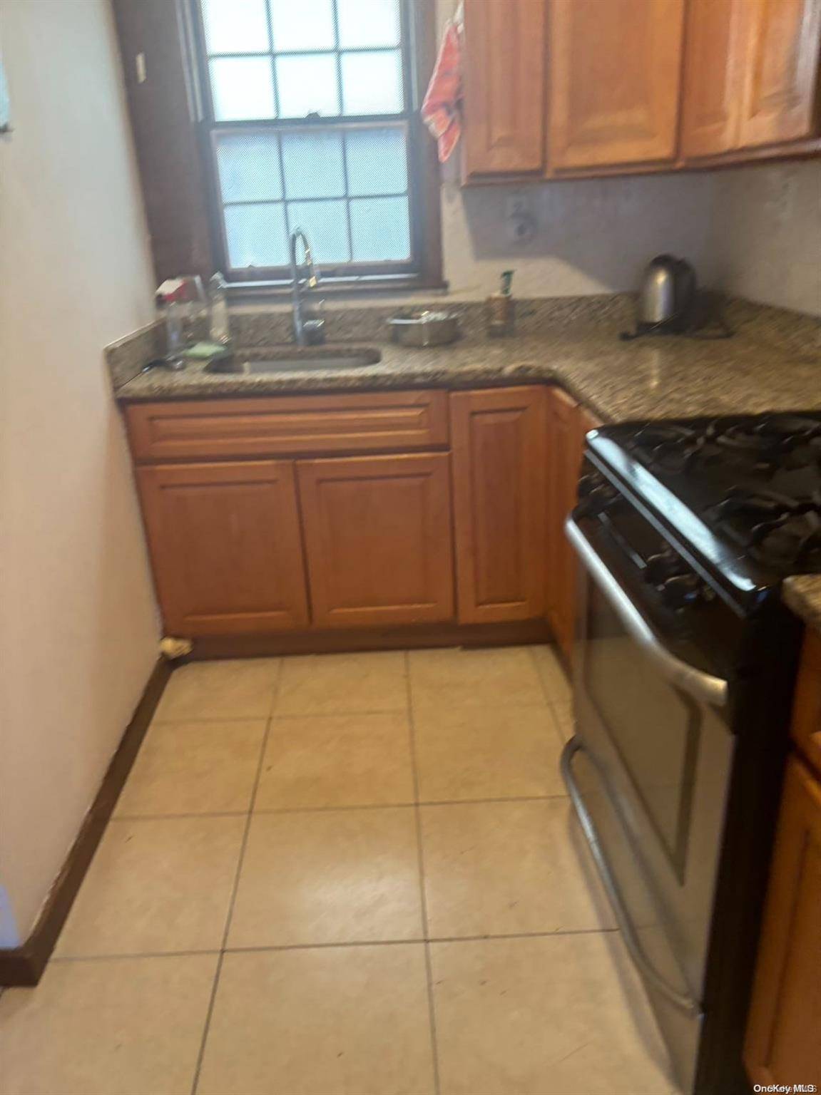 Flushing, NY 11354,33-53 155 ST