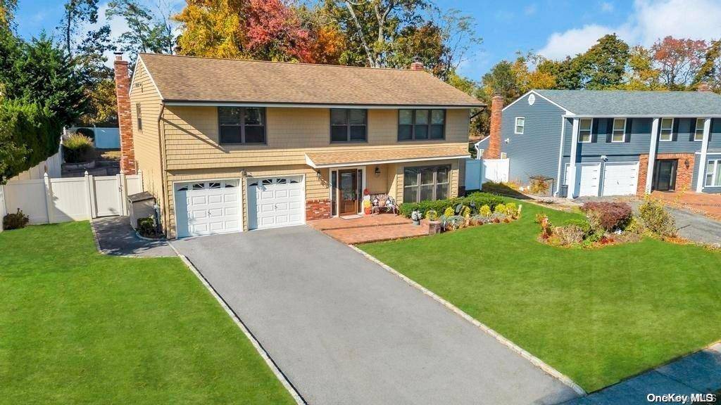 Hauppauge, NY 11788,34 Apple Tree DR