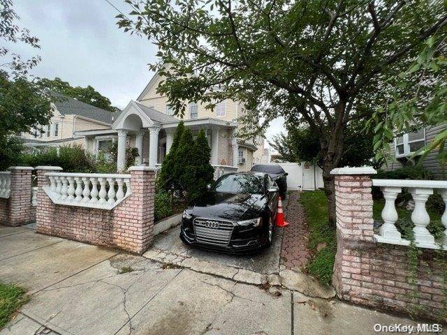 Richmond Hill, NY 11418,100-21 87th Avenue