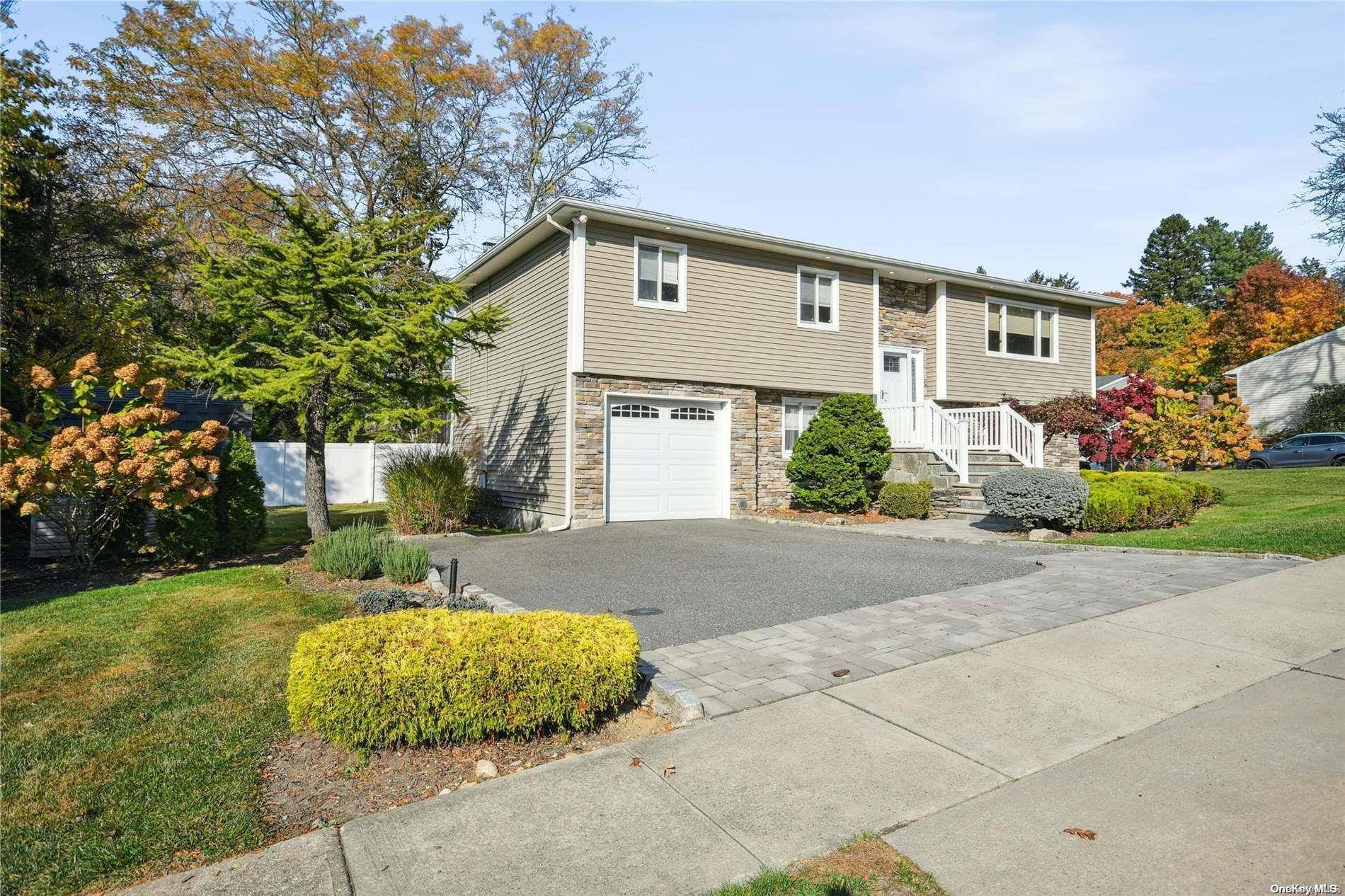 Syosset, NY 11791,57 Barry LN