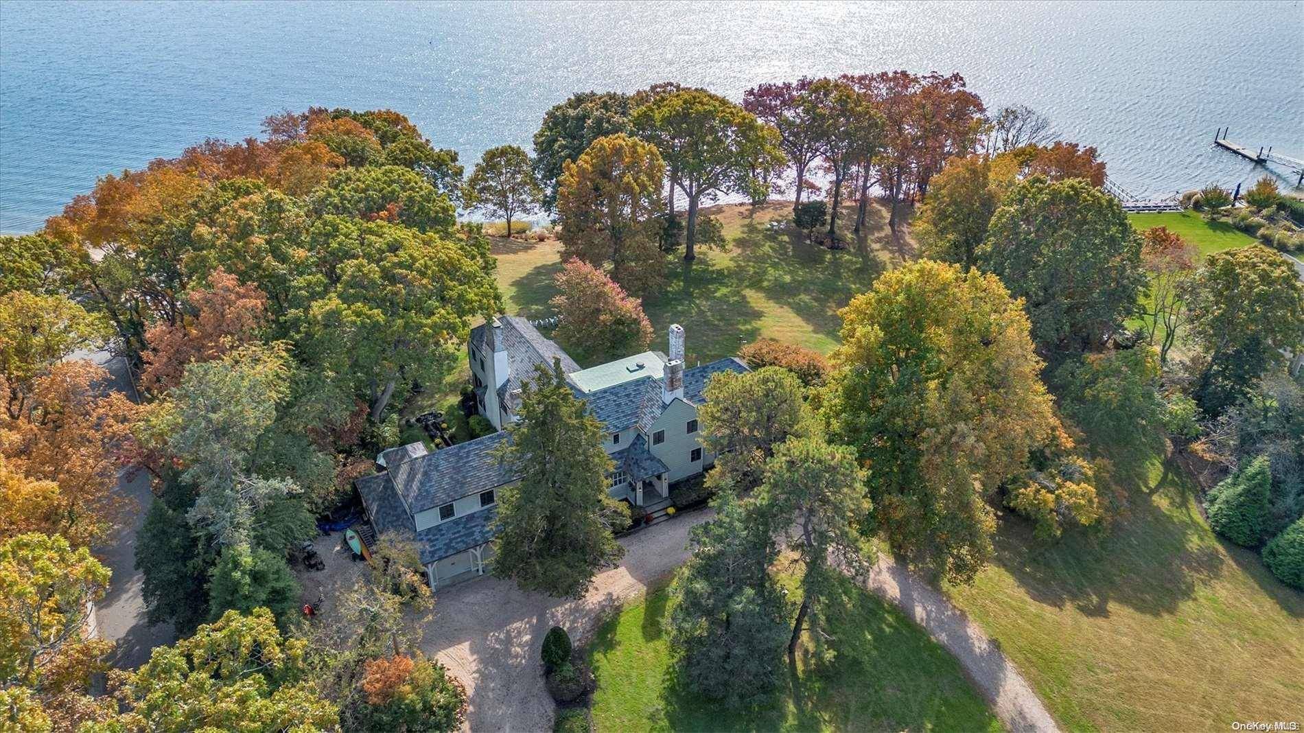 Northport, NY 11768,7 Duck Island LN