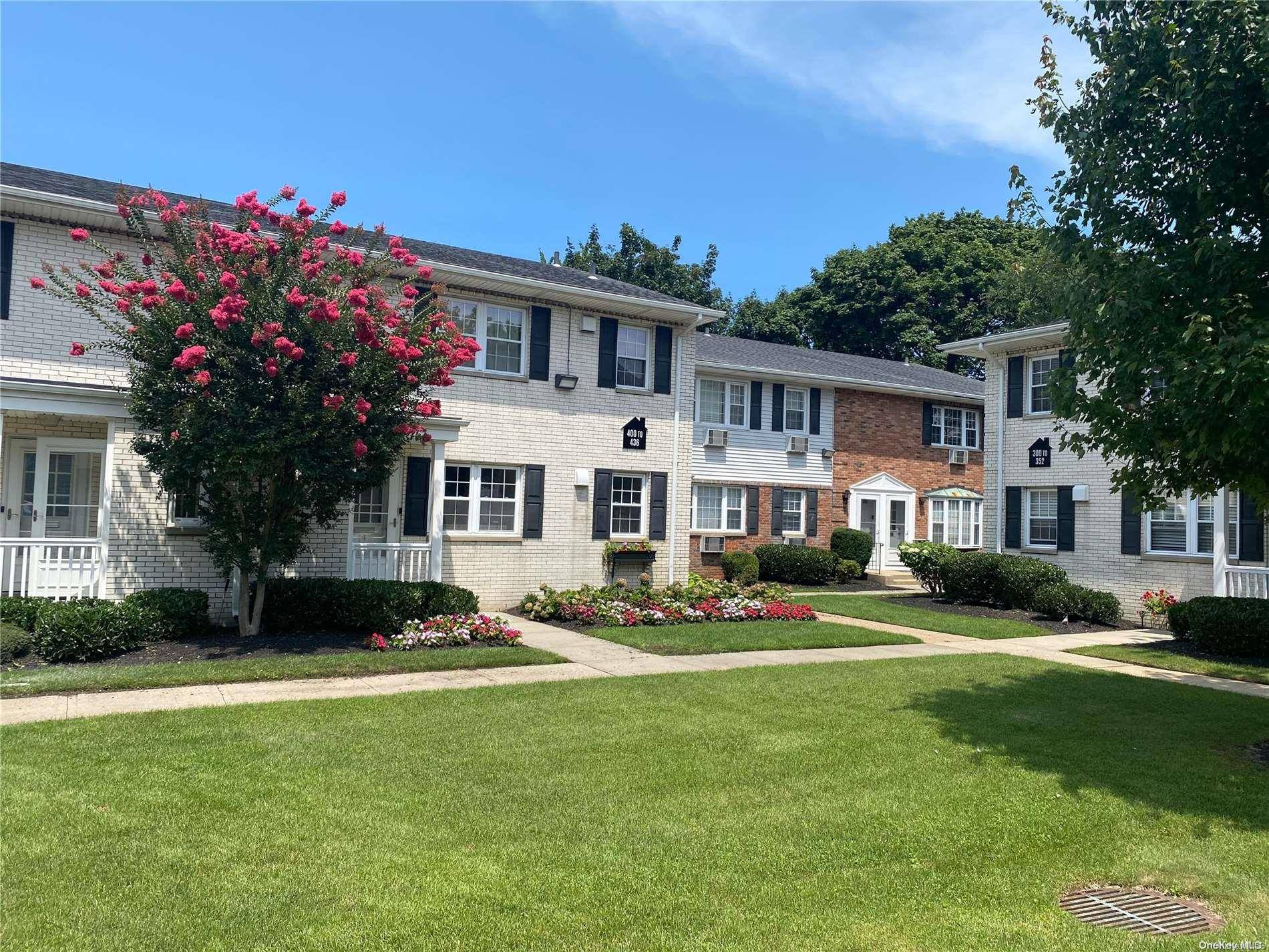 Bethpage, NY 11714,608 Kensington LN