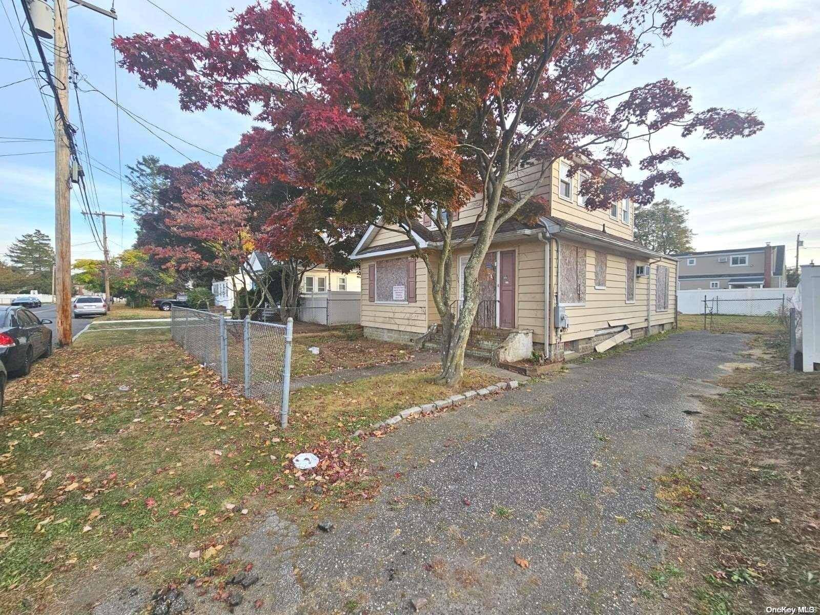 Lindenhurst, NY 11757,159 35th ST