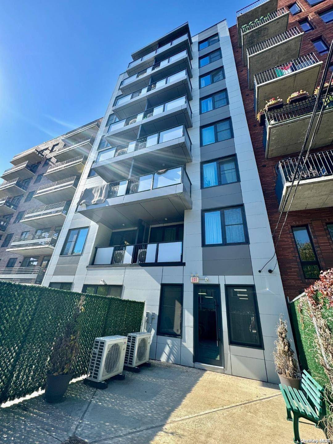 Brooklyn, NY 11218,571 Ocean Pkwy