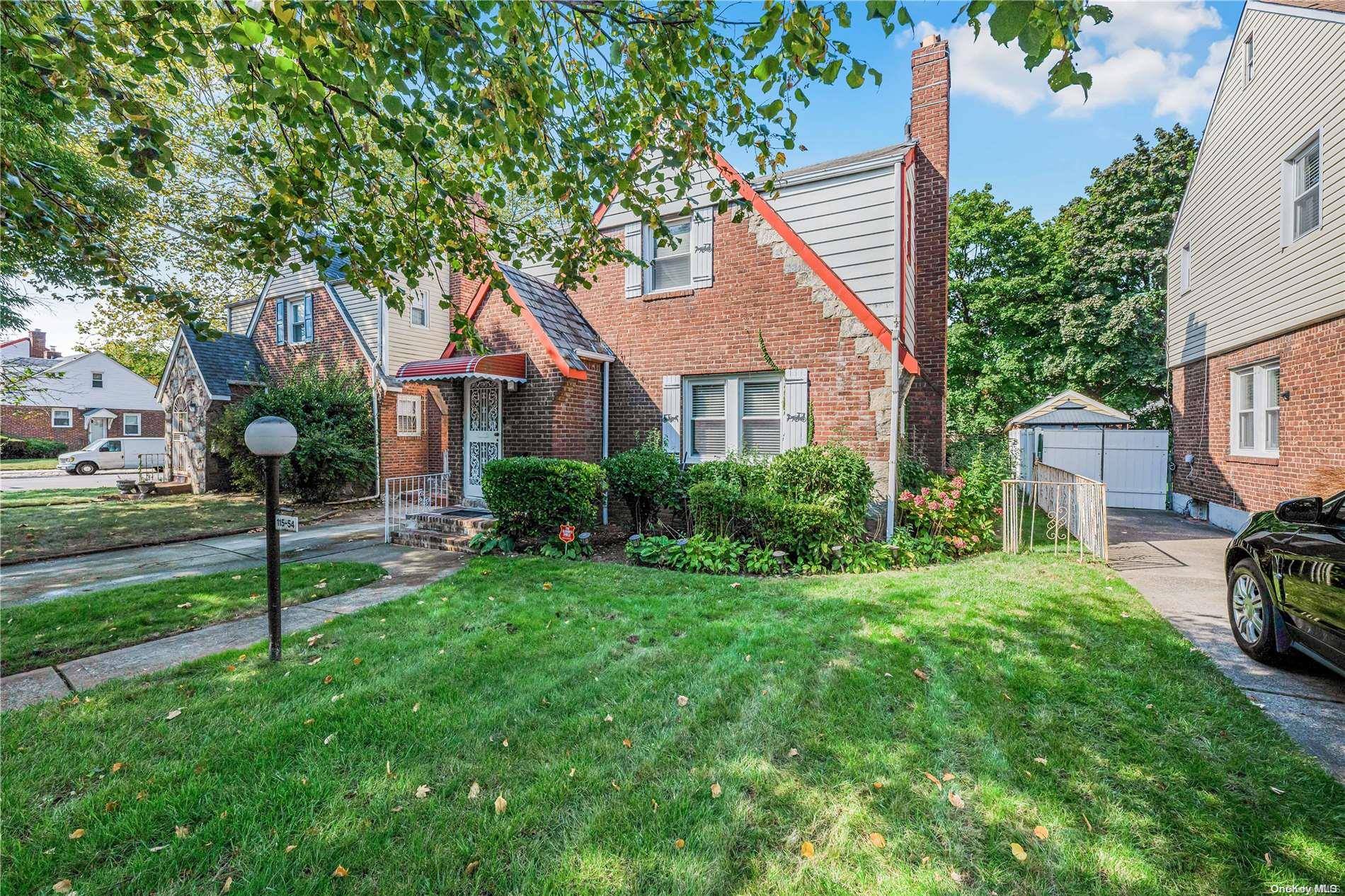 Cambria Heights, NY 11411,115-54 228th ST