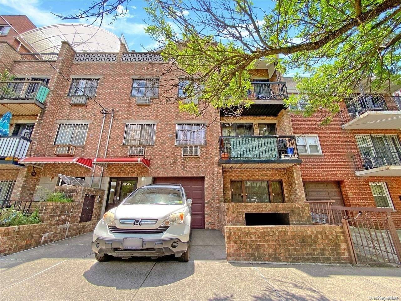 Elmhurst, NY 11373,87-72 52nd AVE #1B