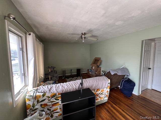 Central Islip, NY 11722,33 Cypress ST