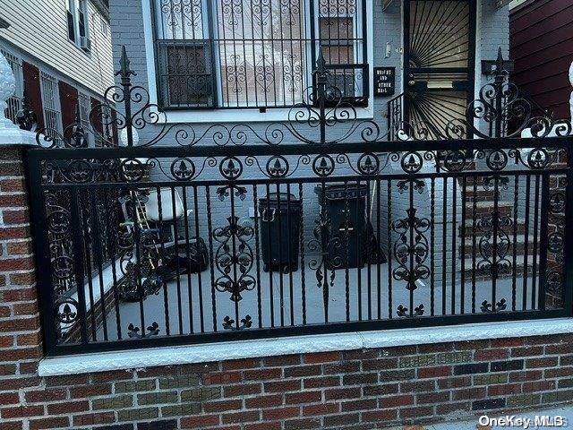 Brooklyn, NY 11203,966 Troy AVE