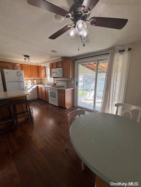 Manorville, NY 11949,37 Village CIR