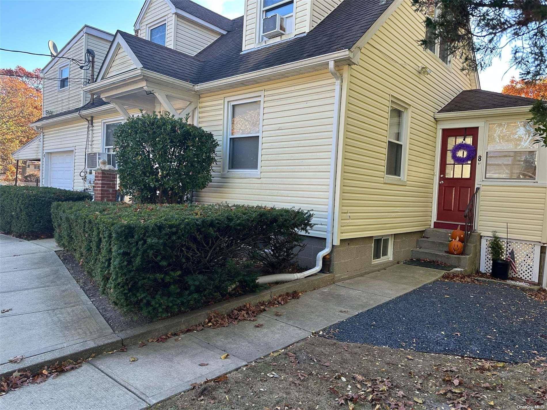 Ronkonkoma, NY 11779,8 2nd ST