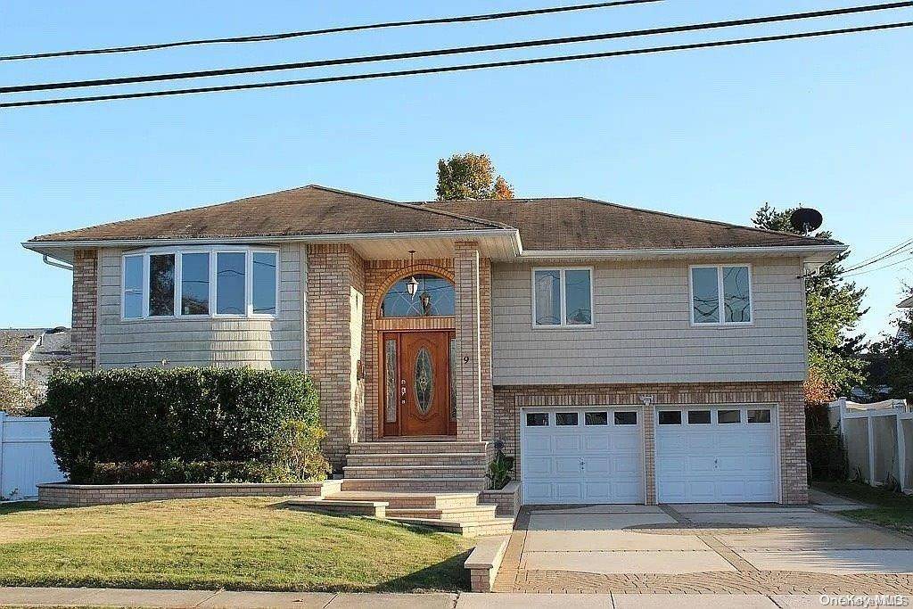 Massapequa, NY 11758,9 Comet LN