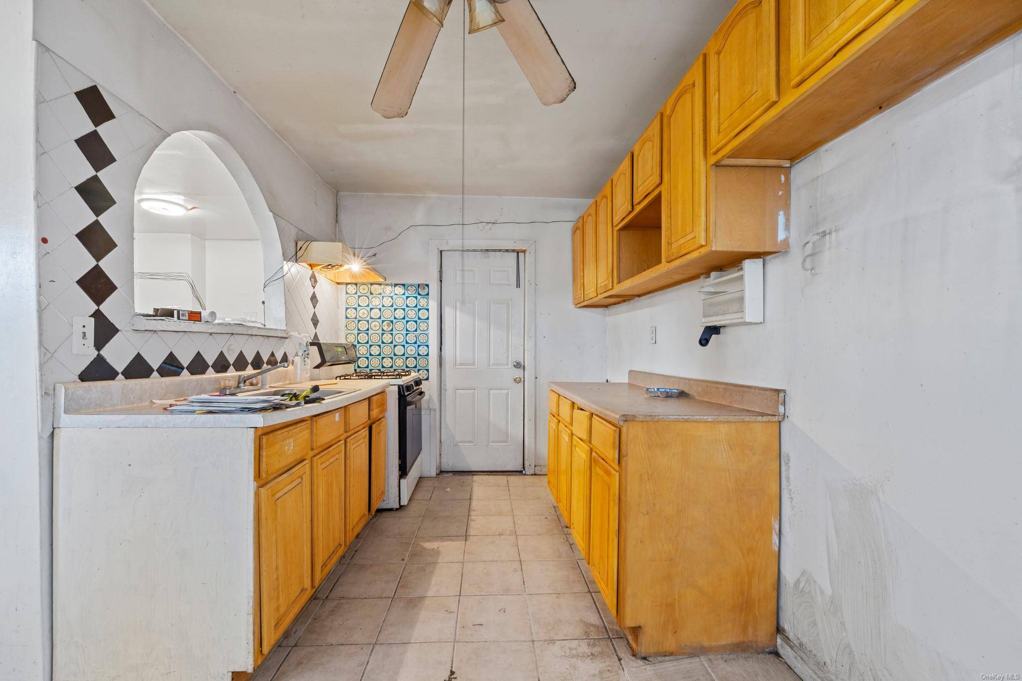 Jamaica, NY 11434,172-01 Victoria DR