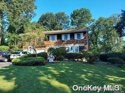 Kings Park, NY 11754,15 Mountain Laurel LN