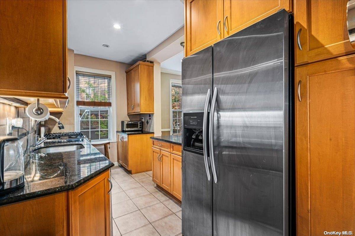 Forest Hills, NY 11375,4 Dartmouth ST #6