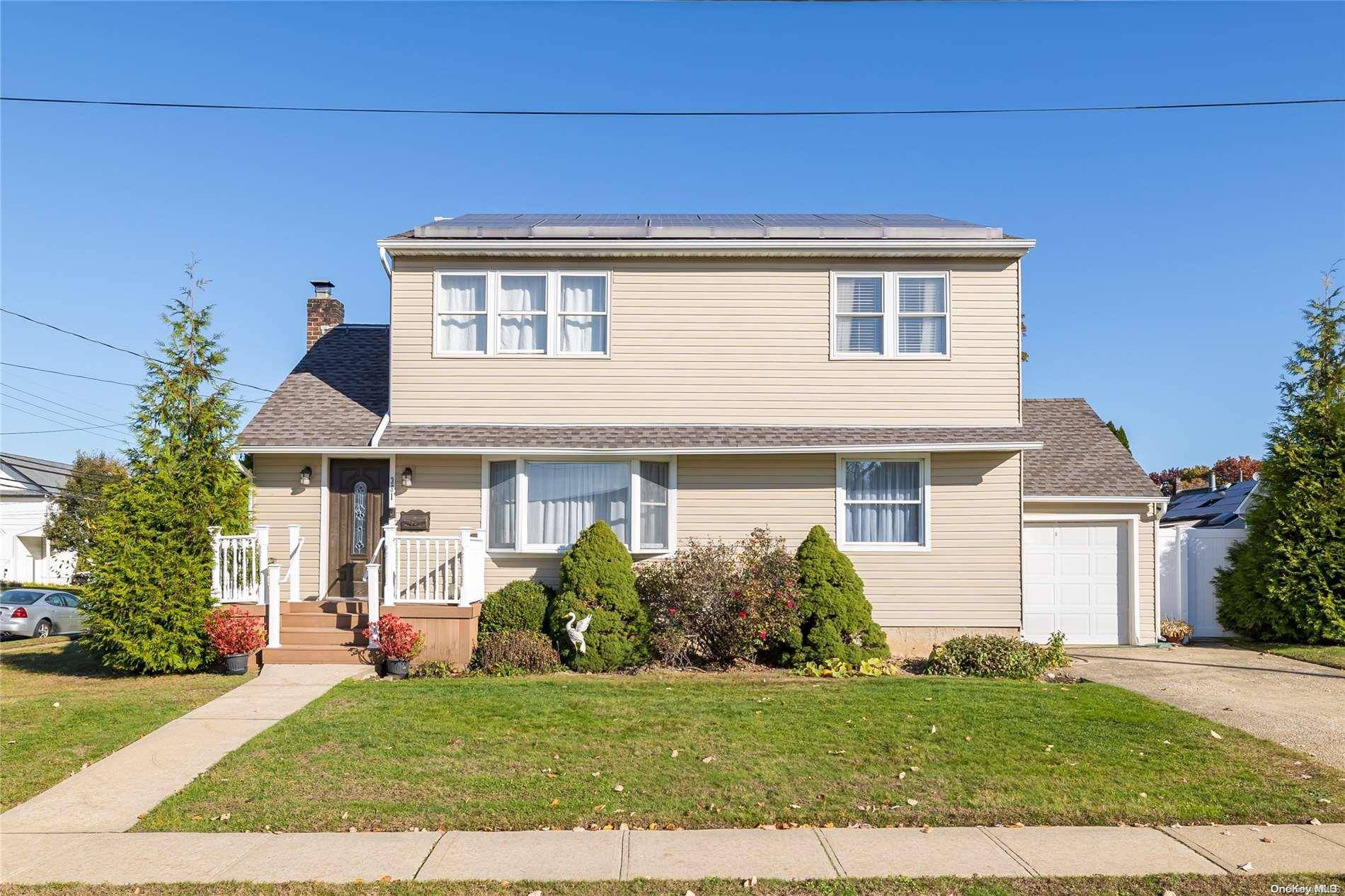 Massapequa Park, NY 11762,381 Michigan AVE