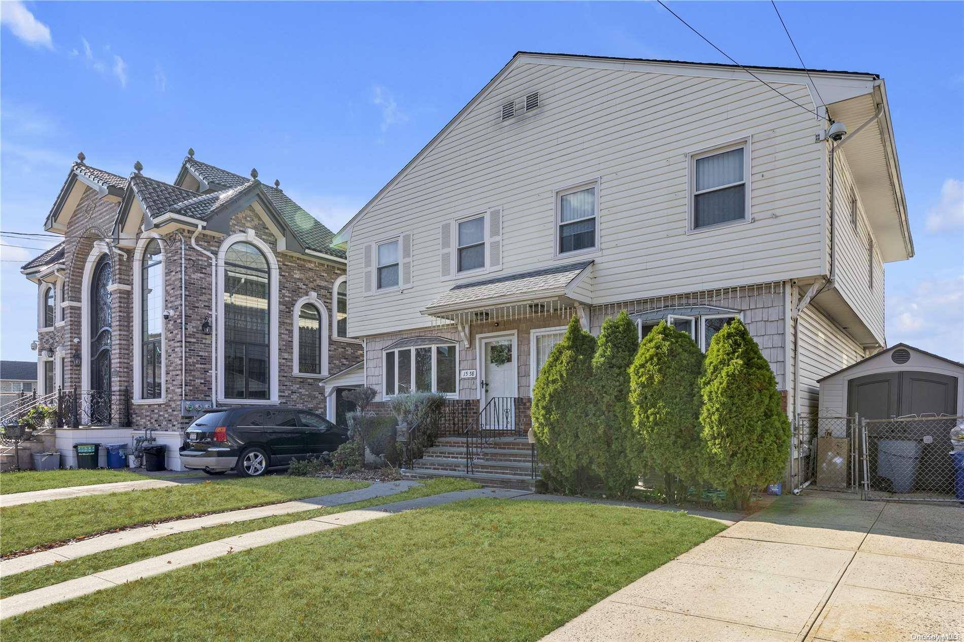 Whitestone, NY 11357,15-56 150th PL