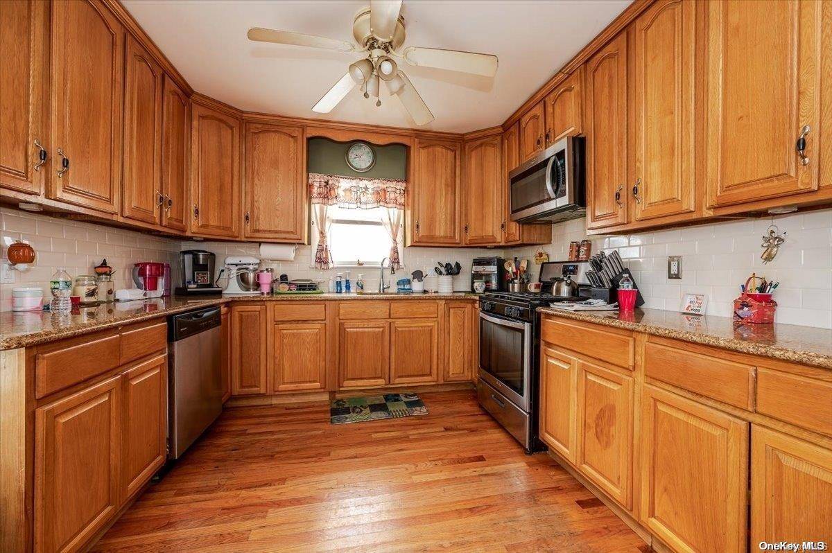 Lindenhurst, NY 11757,718 S 9th ST