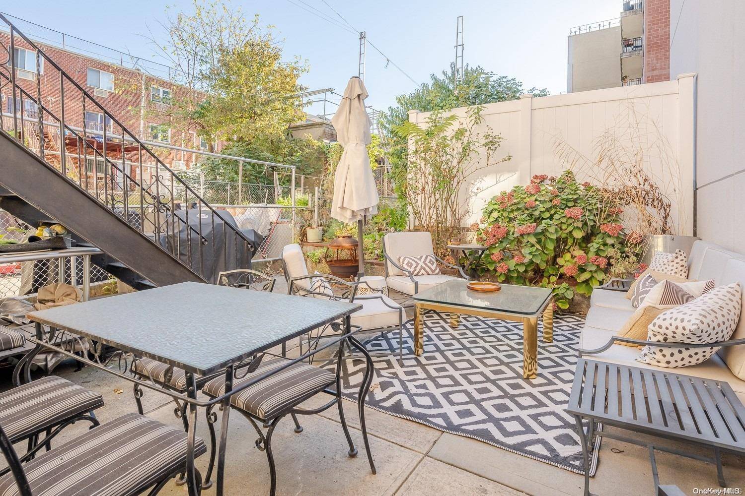 Astoria, NY 11102,28-12 Astoria BLVD
