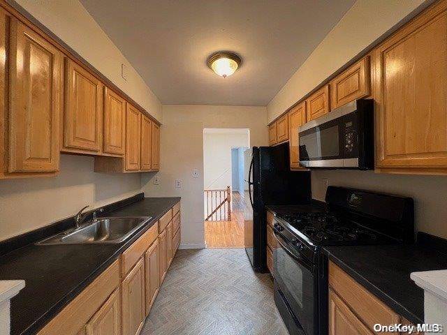 Oakland Gardens, NY 11364,50-23 207th ST