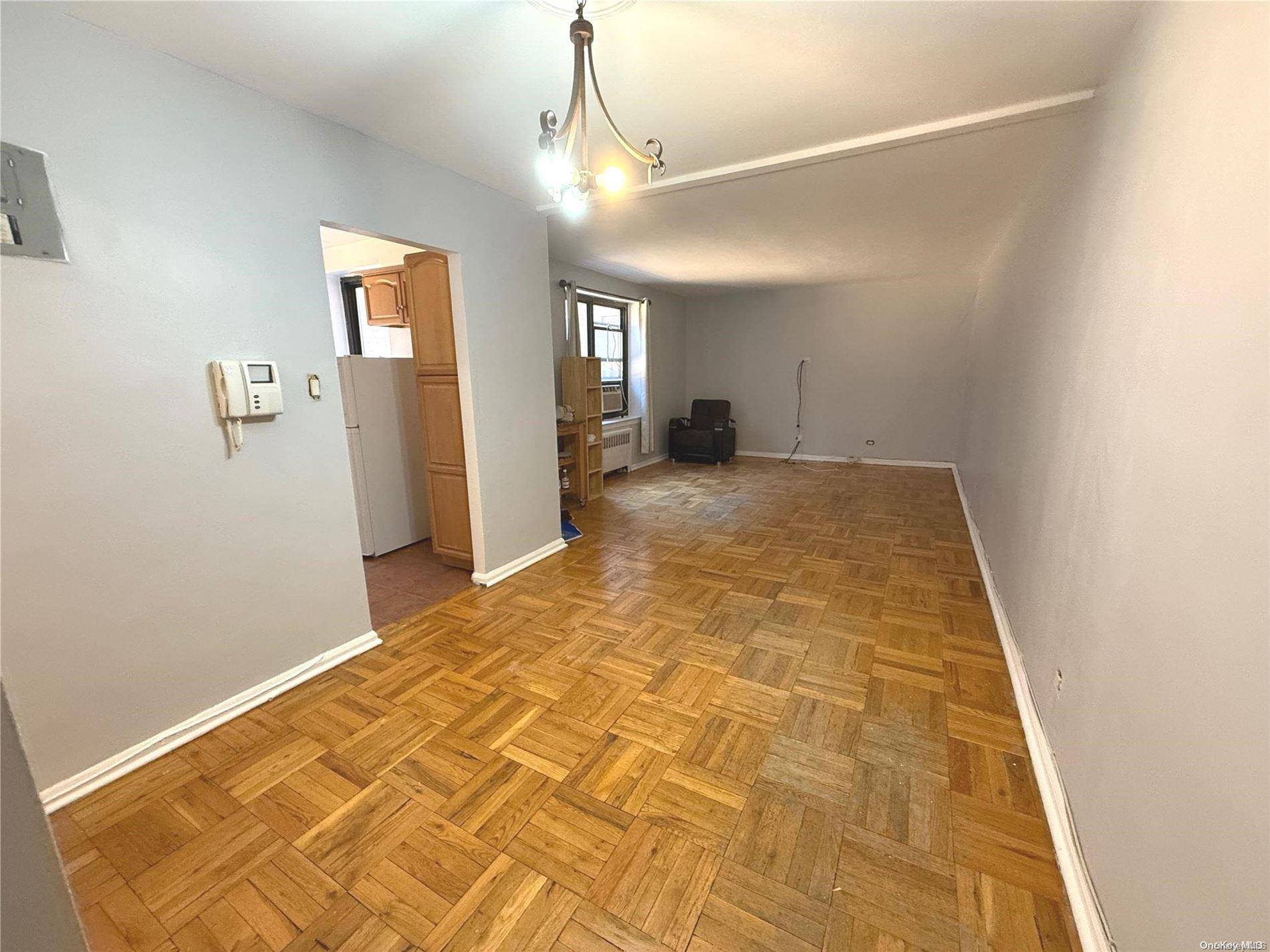 East Elmhurst, NY 11369,32-23 90 ST #106
