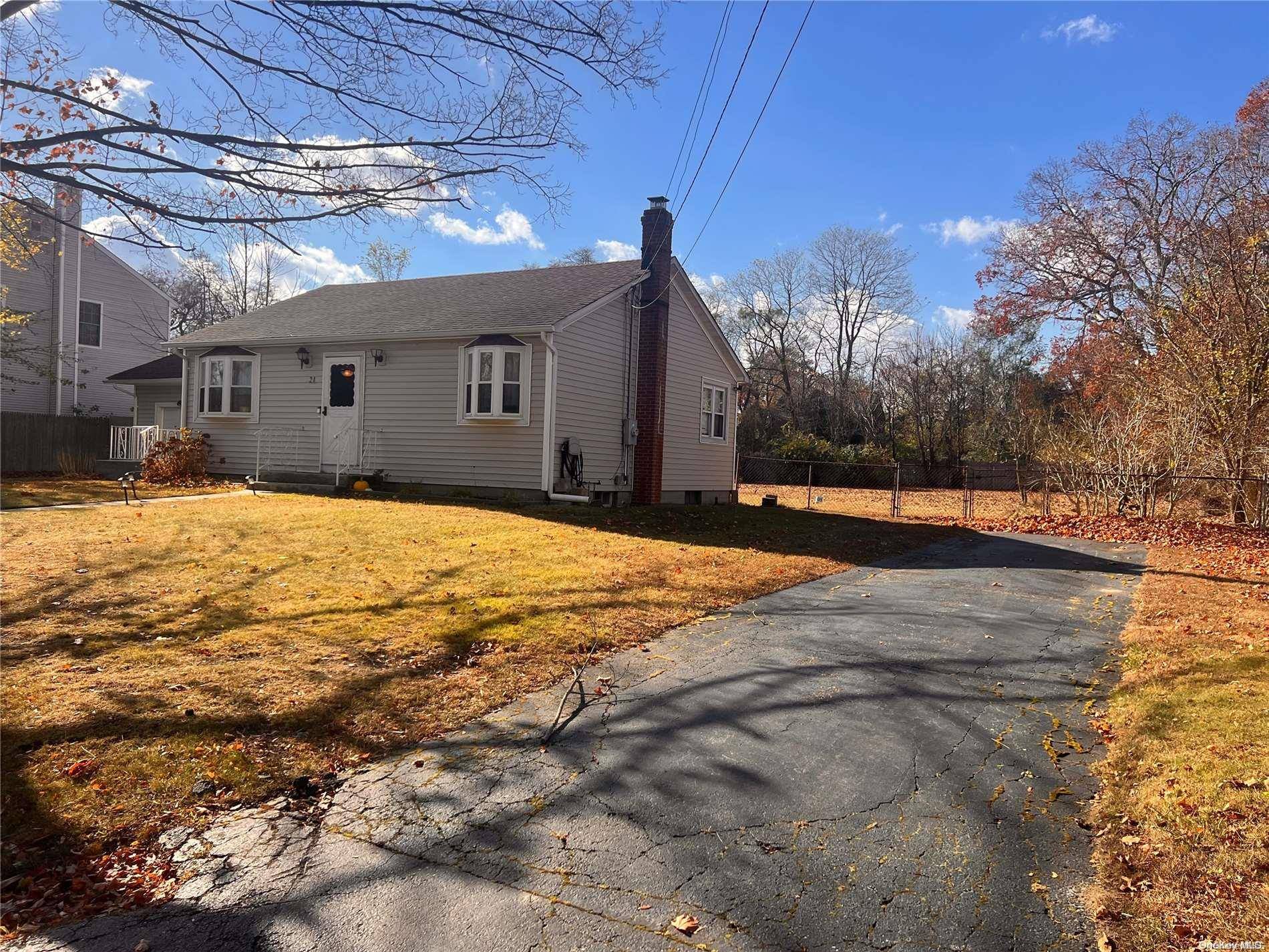 Selden, NY 11784,24 Abinet CT