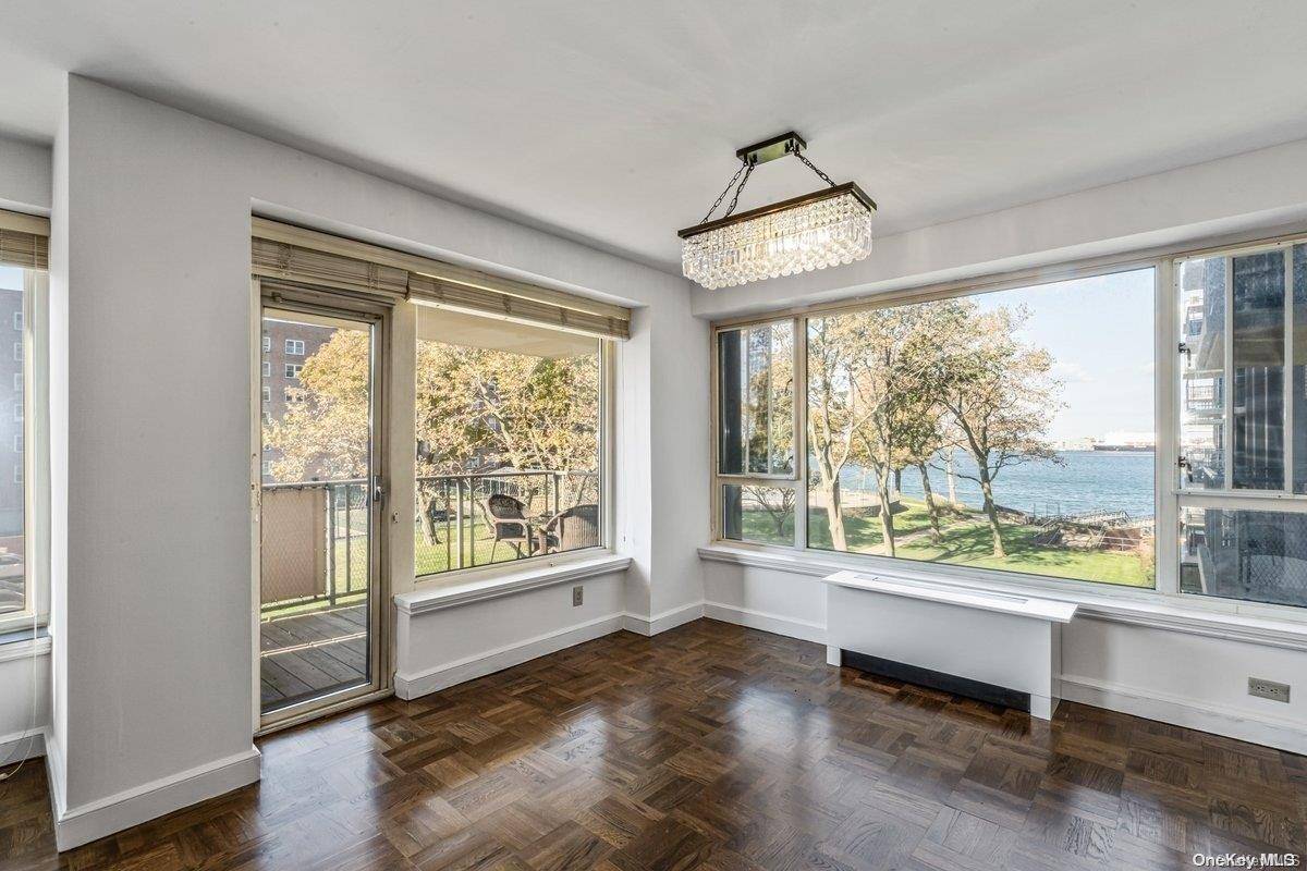 Beechhurst, NY 11357,166-25 Powells Cove BLVD #3F