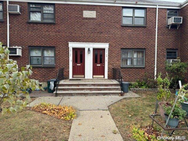 Whitestone, NY 11357,157-49 17th Avenue #1