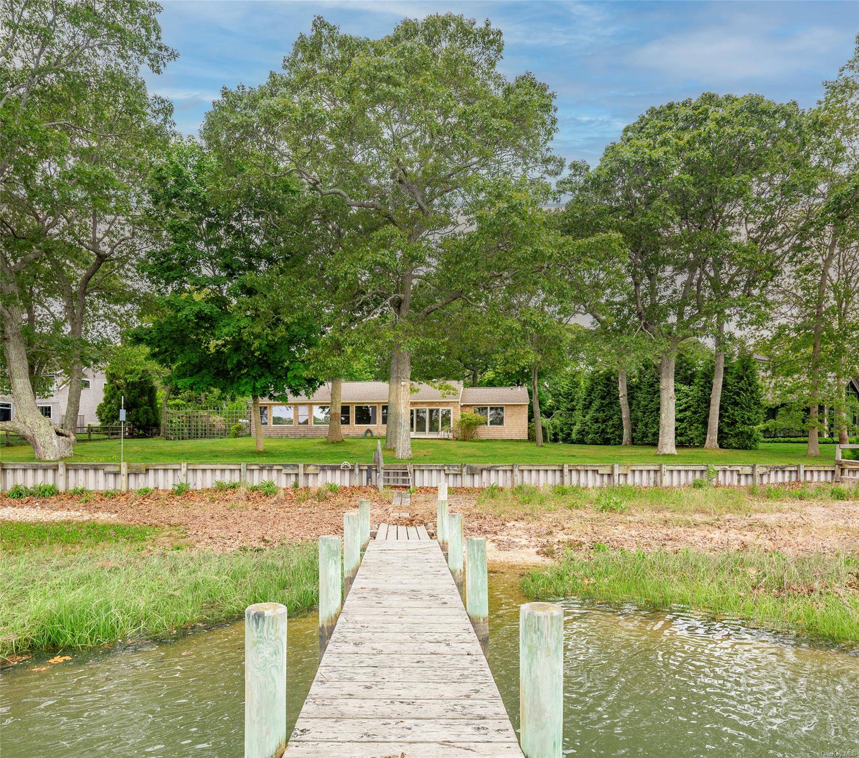 Shelter Island, NY 11964,5 Bay Shore DR