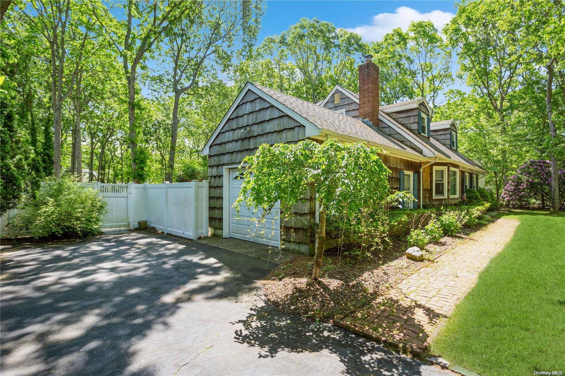 East Quogue, NY 11942,7 Washington DR