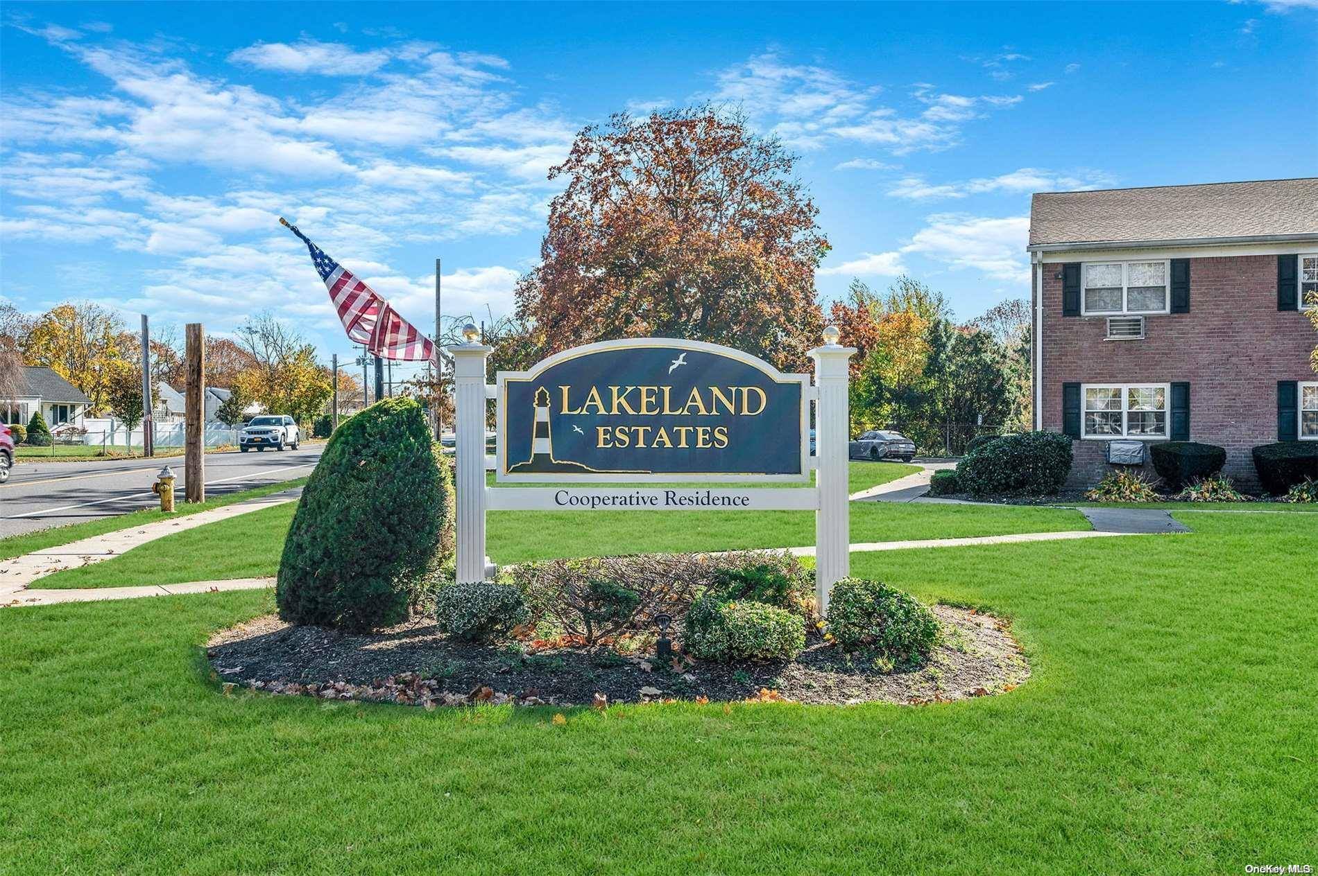 Sayville, NY 11782,350 Lakeland #7F