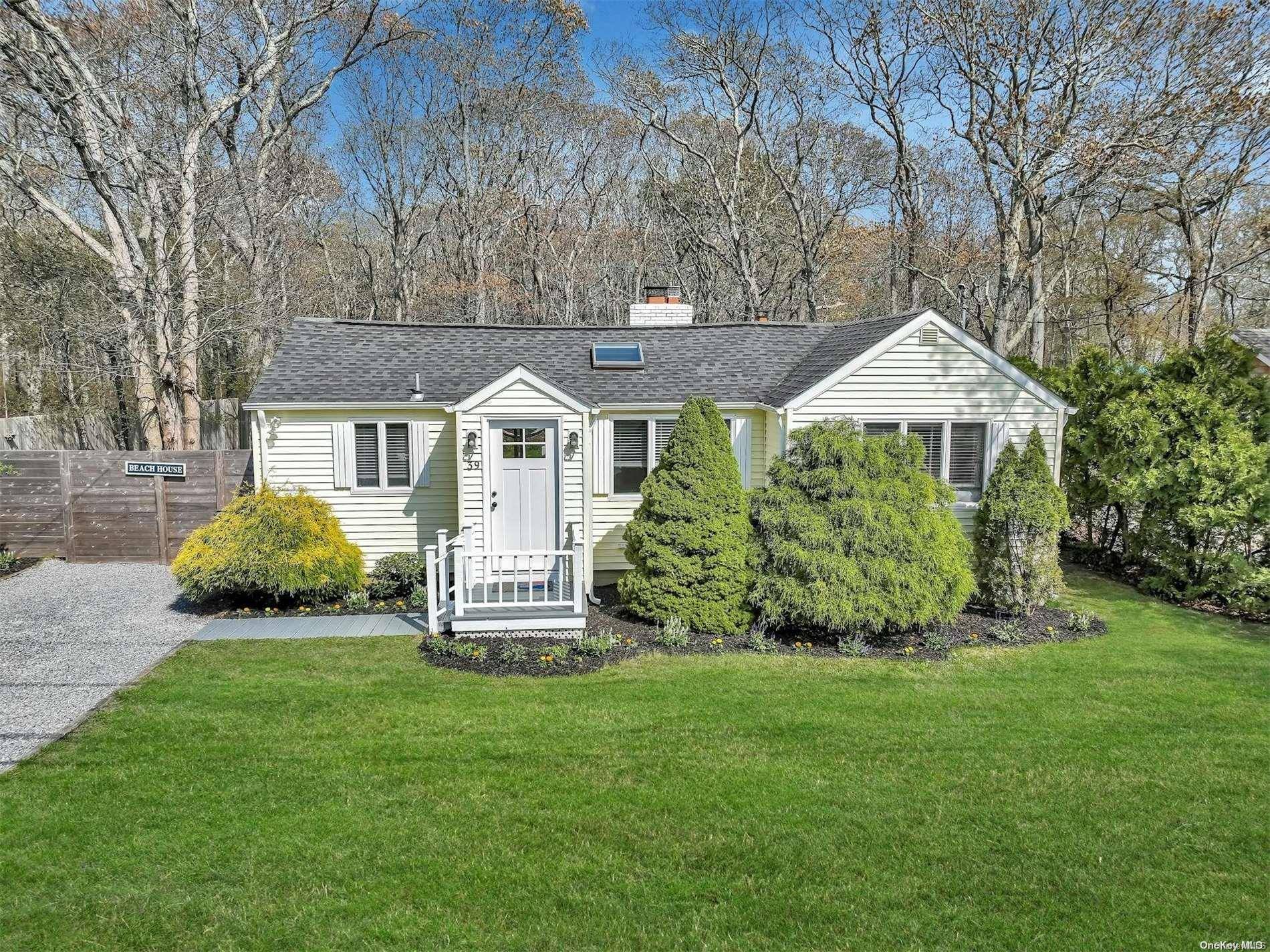 Hampton Bays, NY 11946,39 Foster AVE