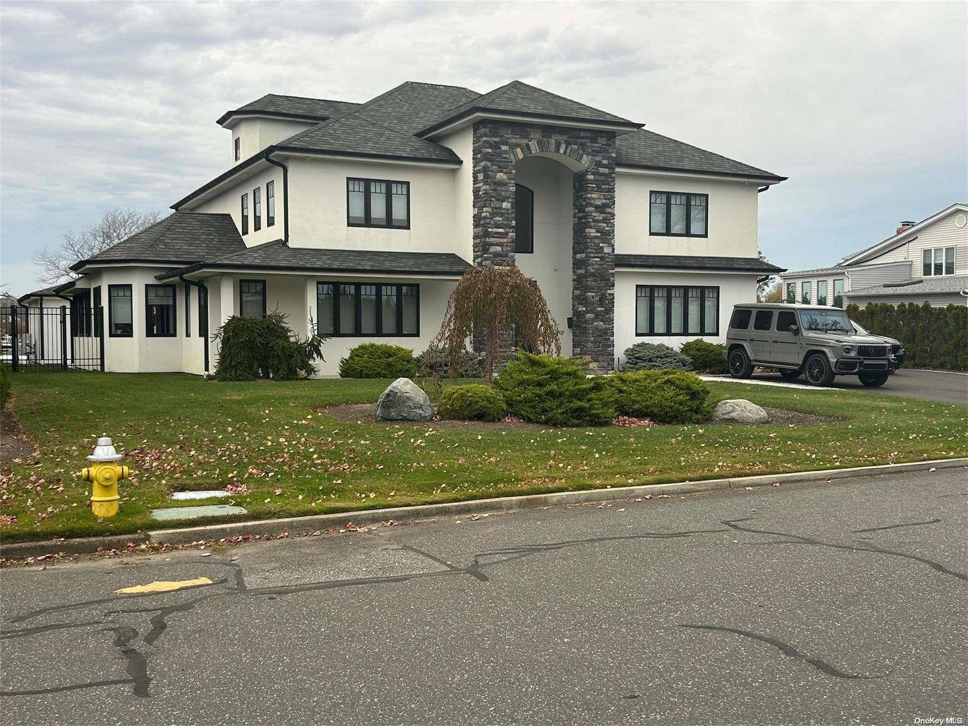 West Islip, NY 11795,31 Shoal DR