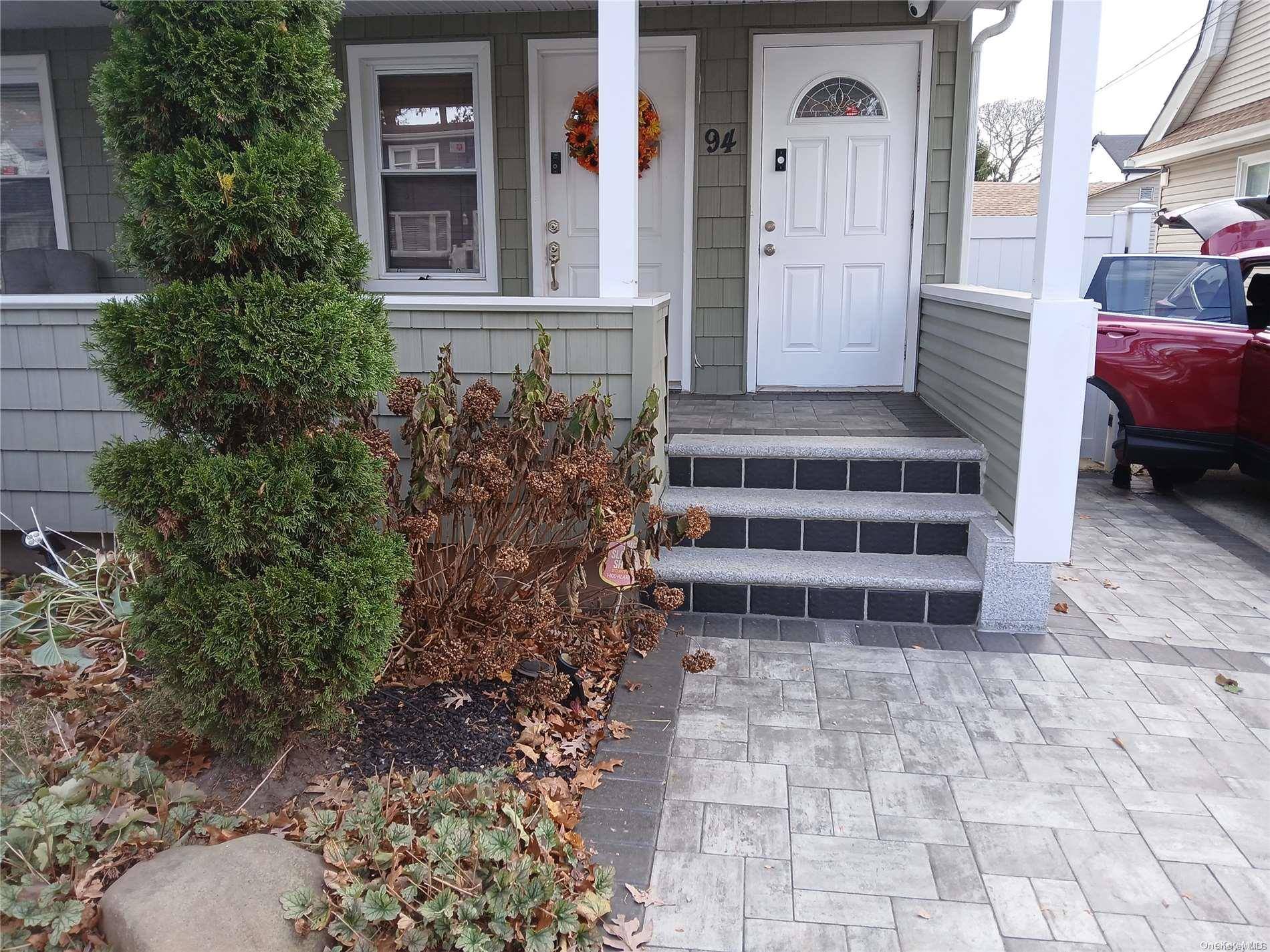Roosevelt, NY 11575,94 Underhill AVE