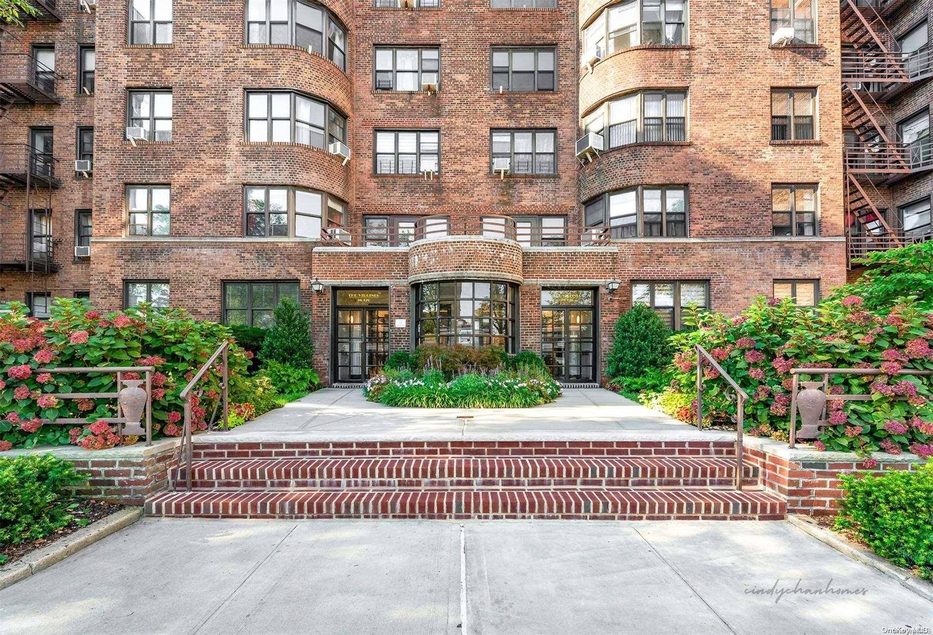 Rego Park, NY 11374,98-120 Queens BLVD #5CD