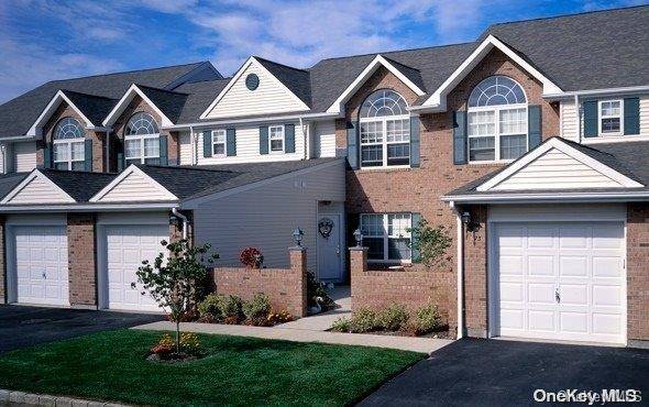 Farmingville, NY 11738,14 Horizon View DR #14