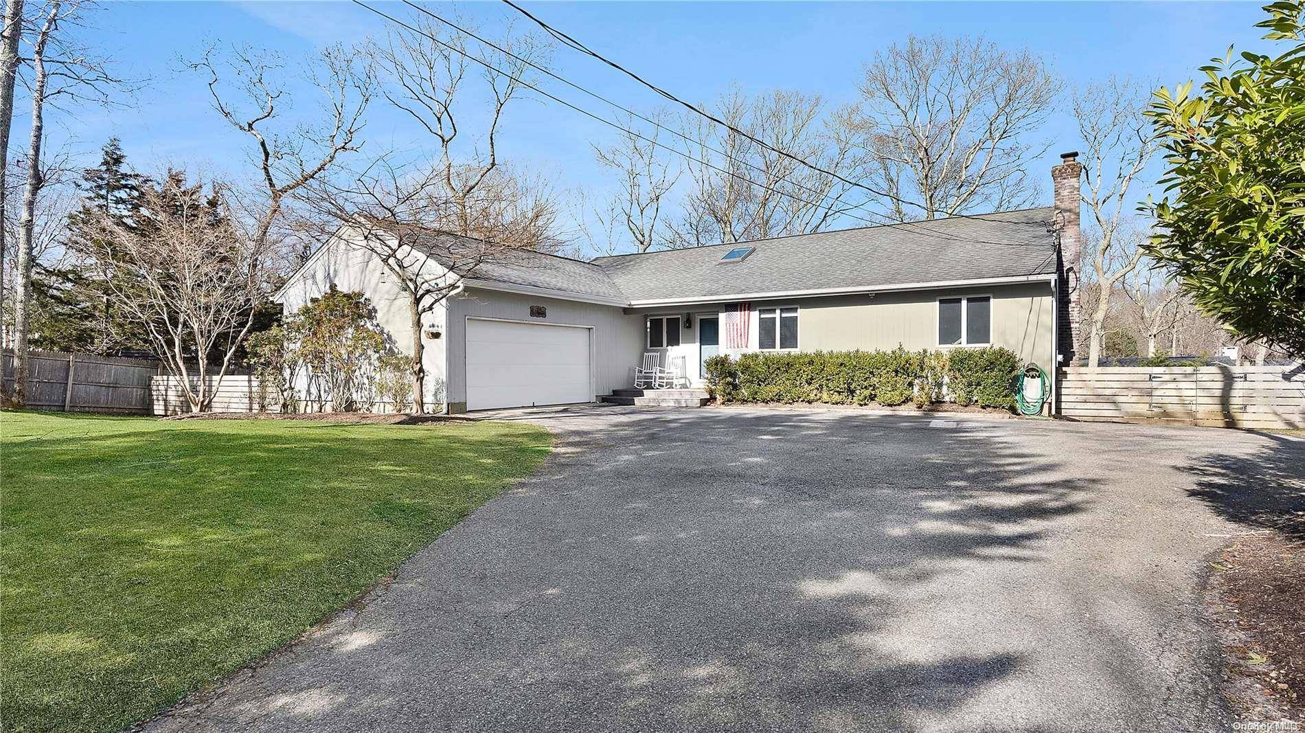 East Hampton, NY 11937,159 Woodbine DR