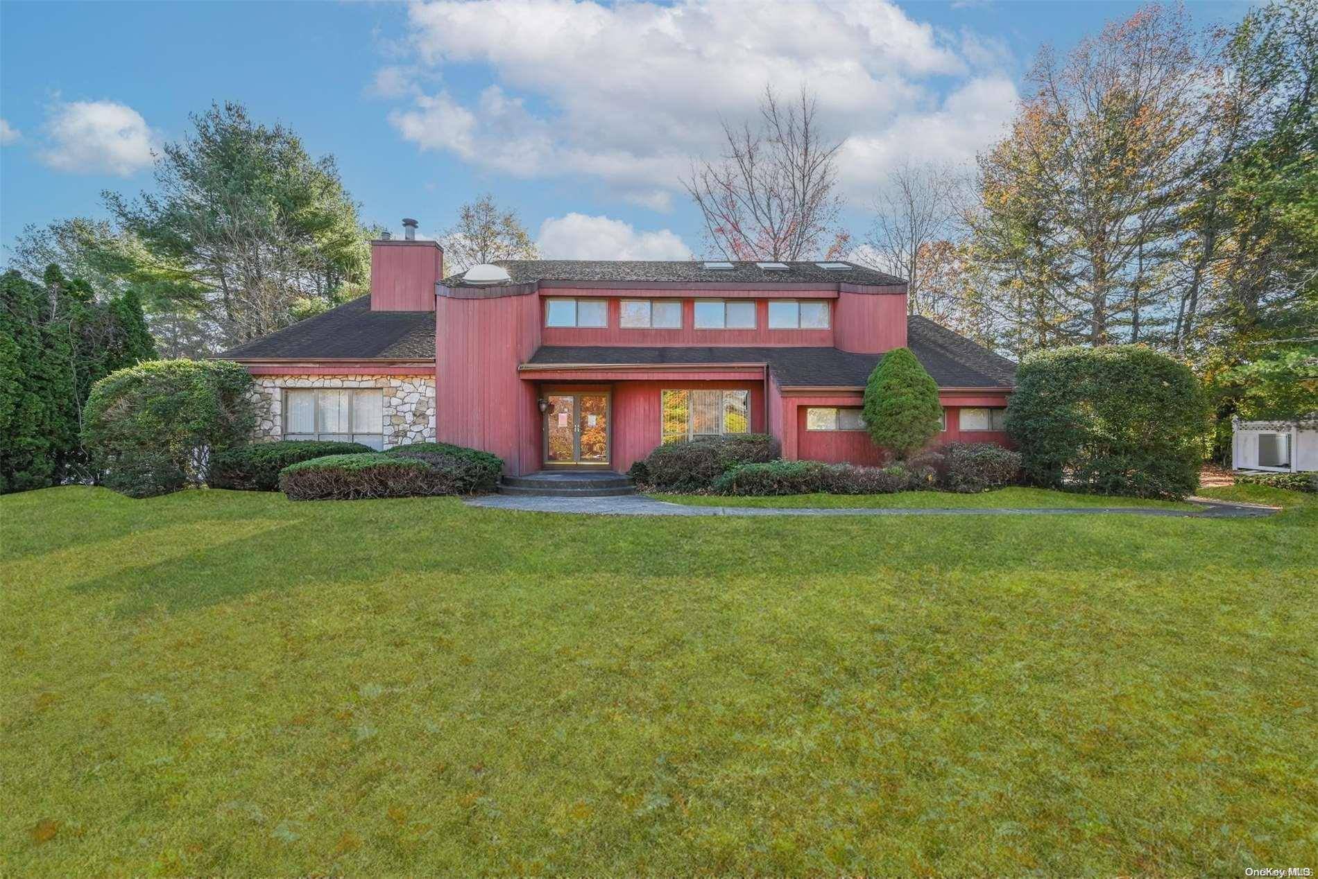 East Setauket, NY 11733,8 Mondavi LN