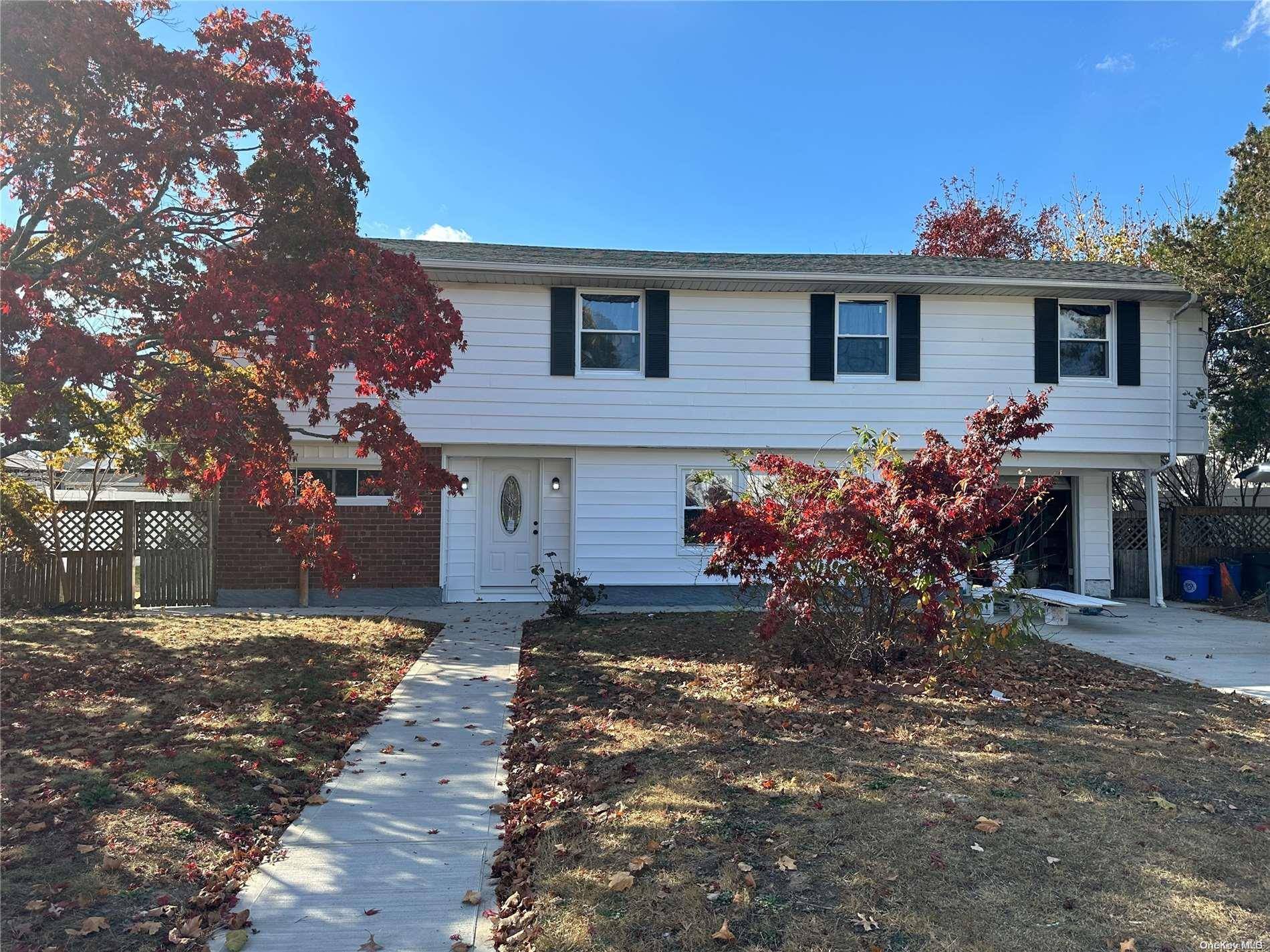 Deer Park, NY 11729,90 W 7th ST