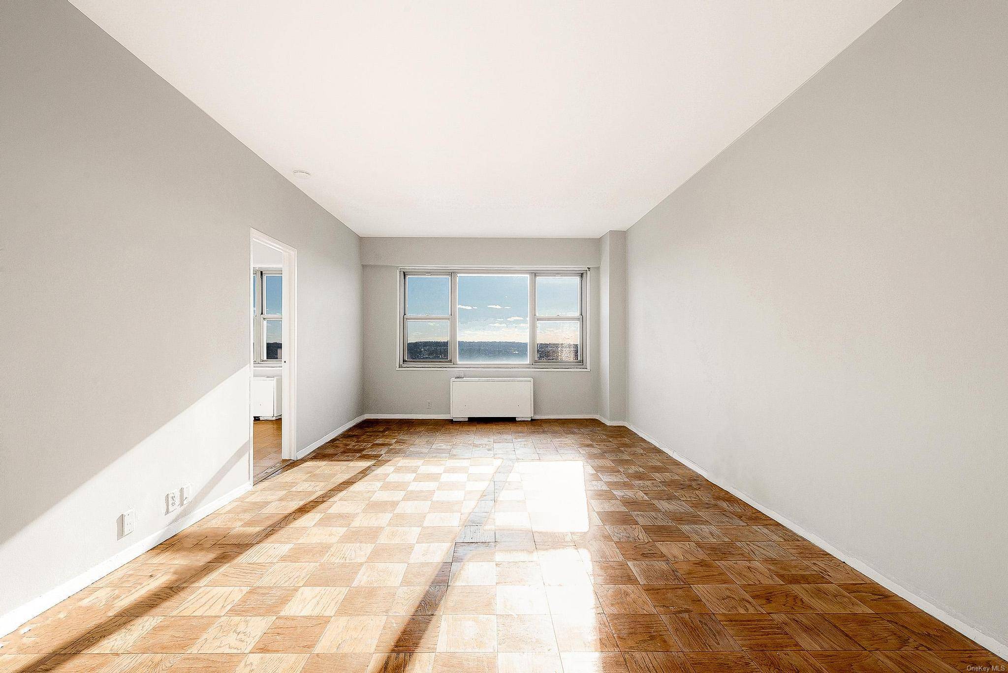 Forest Hills, NY 11375,70-25 Yellowstone BLVD #18Q
