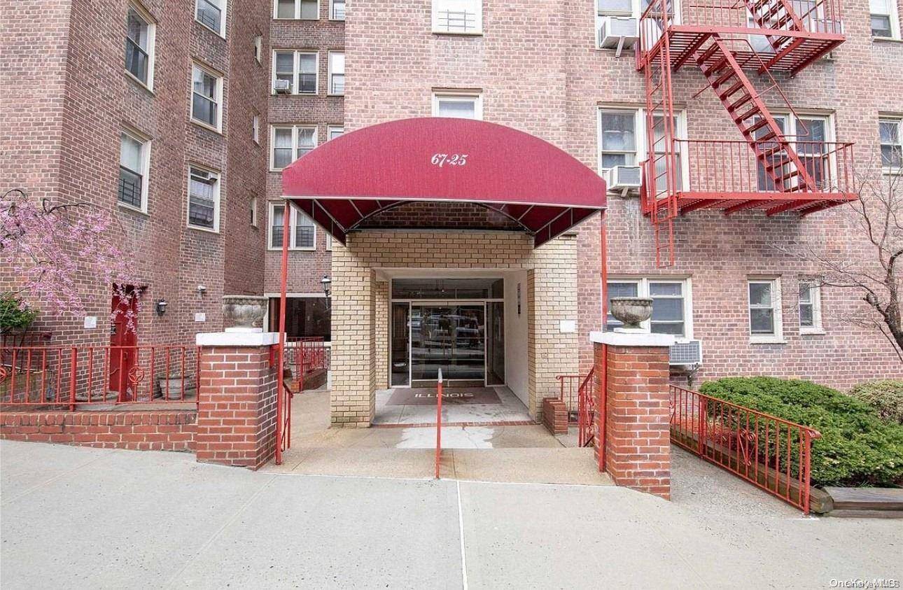 Forest Hills, NY 11375,67-25 Clyde ST #2L